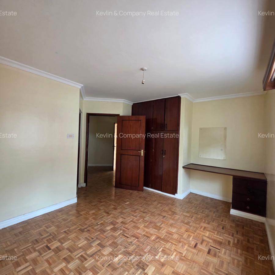 4 Bed Townhouse with En Suite in Lavington - 10