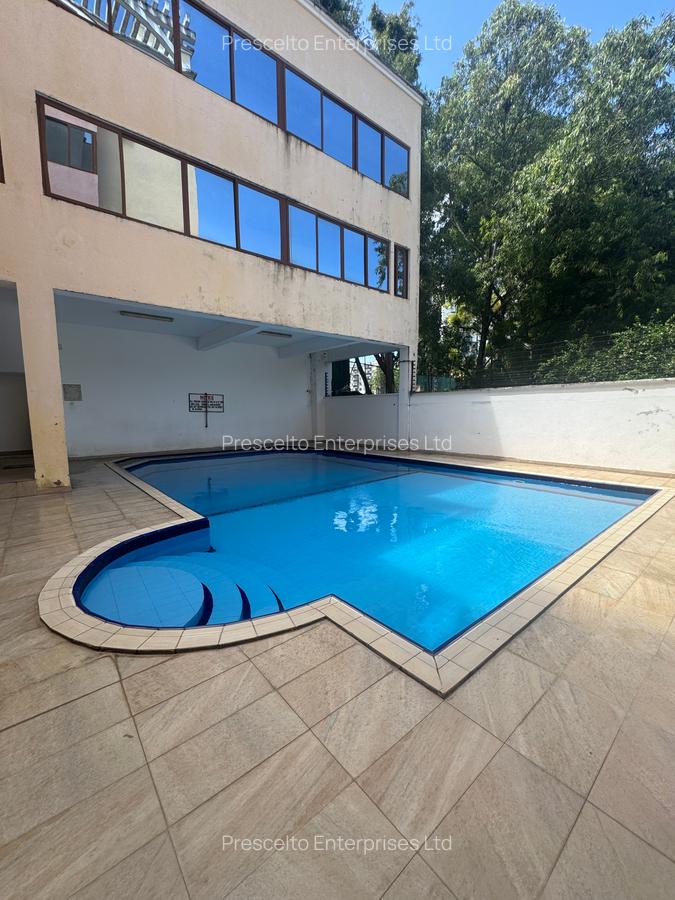3 Bed Apartment with En Suite at Off Links Road - 19
