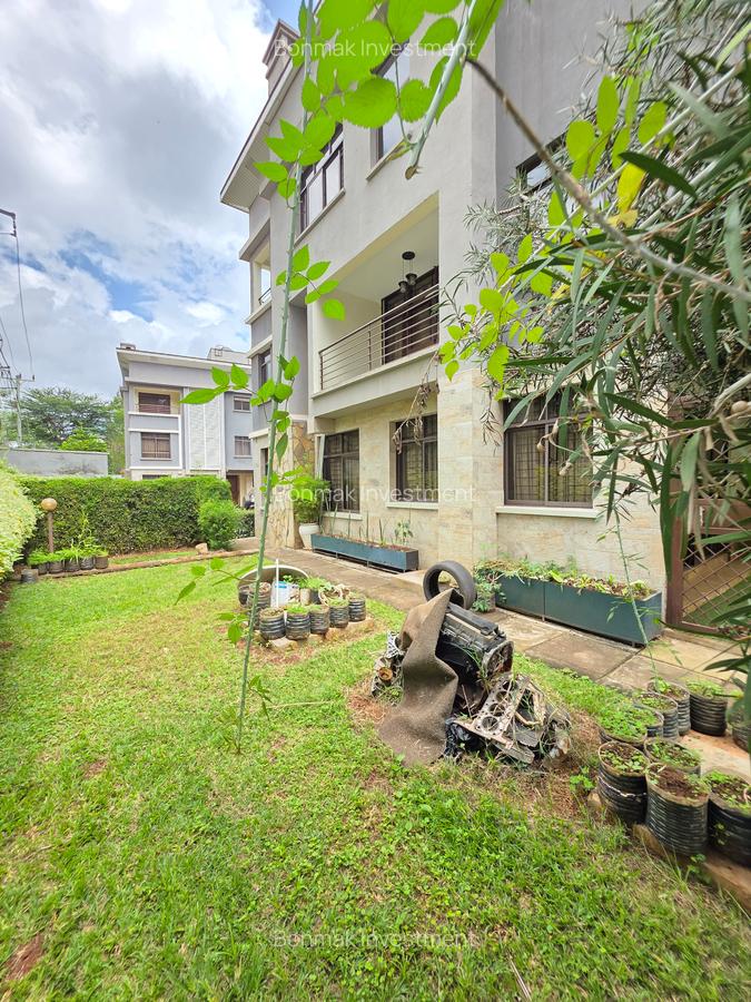 5 Bed Townhouse with En Suite at Lavington Green - 4