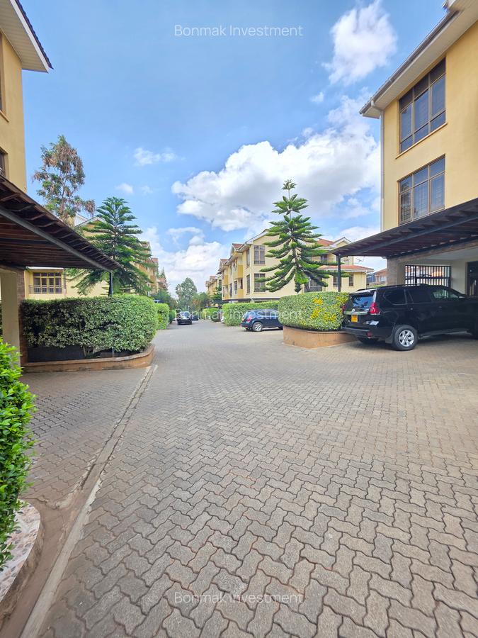5 Bed Townhouse with En Suite at Lavington Green - 8