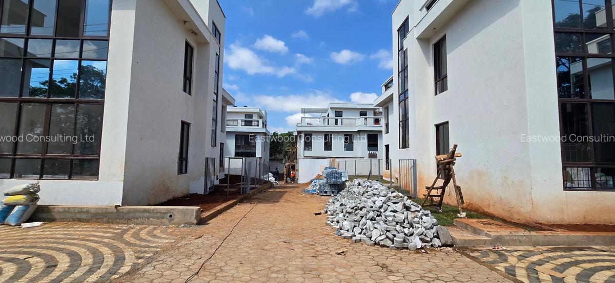 5 Bed Townhouse with En Suite in Kyuna - 6