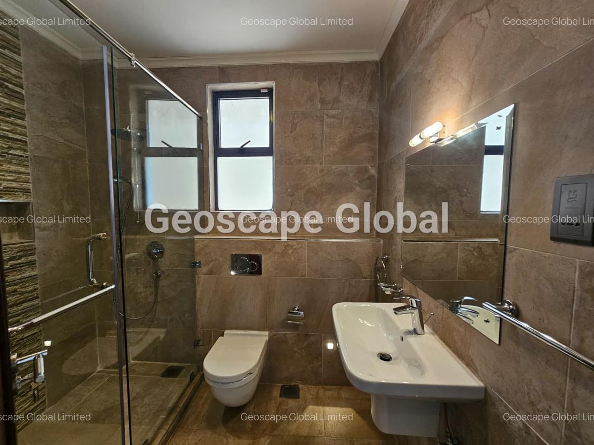 5 Bed Townhouse with En Suite in Lavington - 6