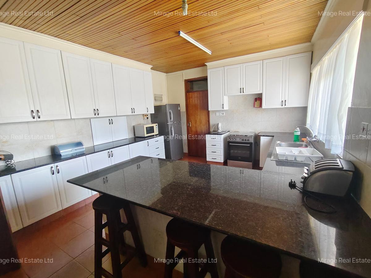 3 Bed Apartment with Swimming Pool in Kilimani - 12