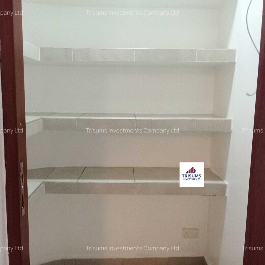 4 Bed Apartment with En Suite in Parklands - 9