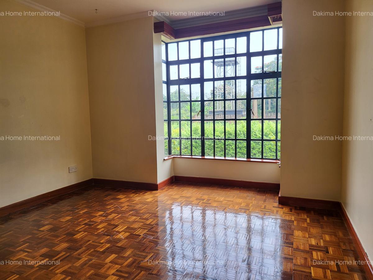 5 Bed Townhouse with En Suite in Rosslyn - 12