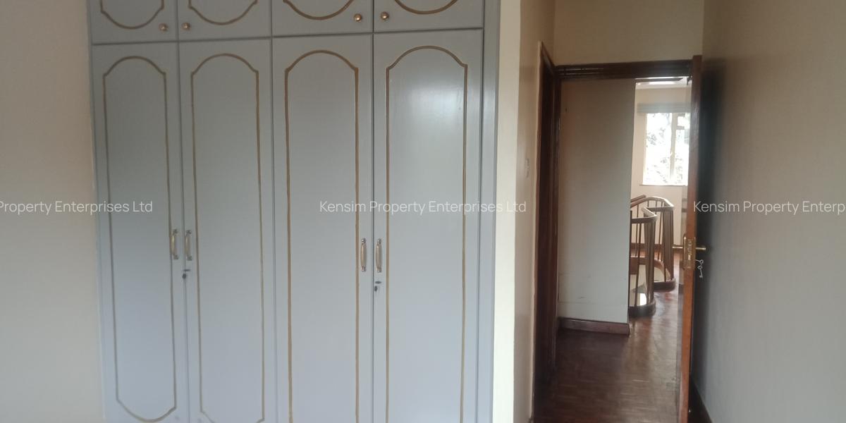 4 Bed Townhouse with En Suite in Lavington - 18