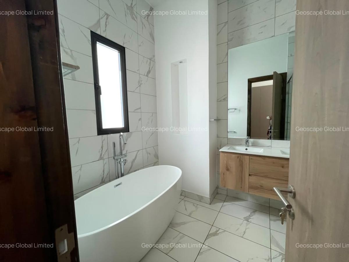 2 Bed Apartment with En Suite in Rosslyn - 5