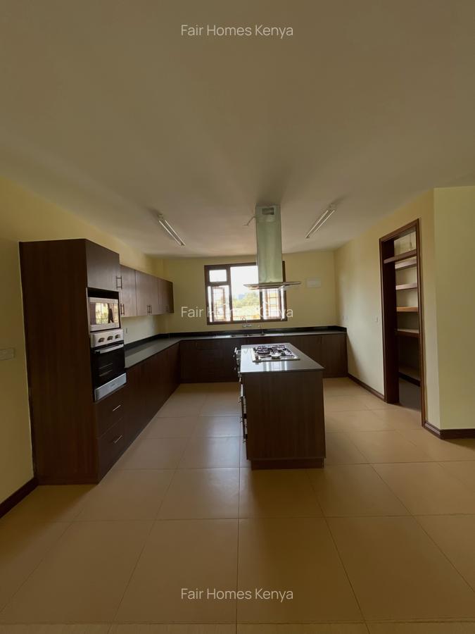 3 Bed Apartment with En Suite at Riverside Drive - 11