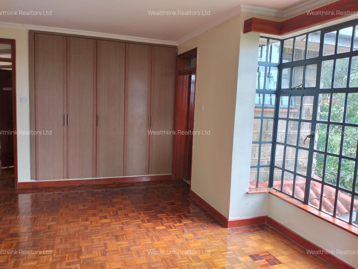 5 Bed Townhouse with En Suite at Rosslyn Redhill - 14