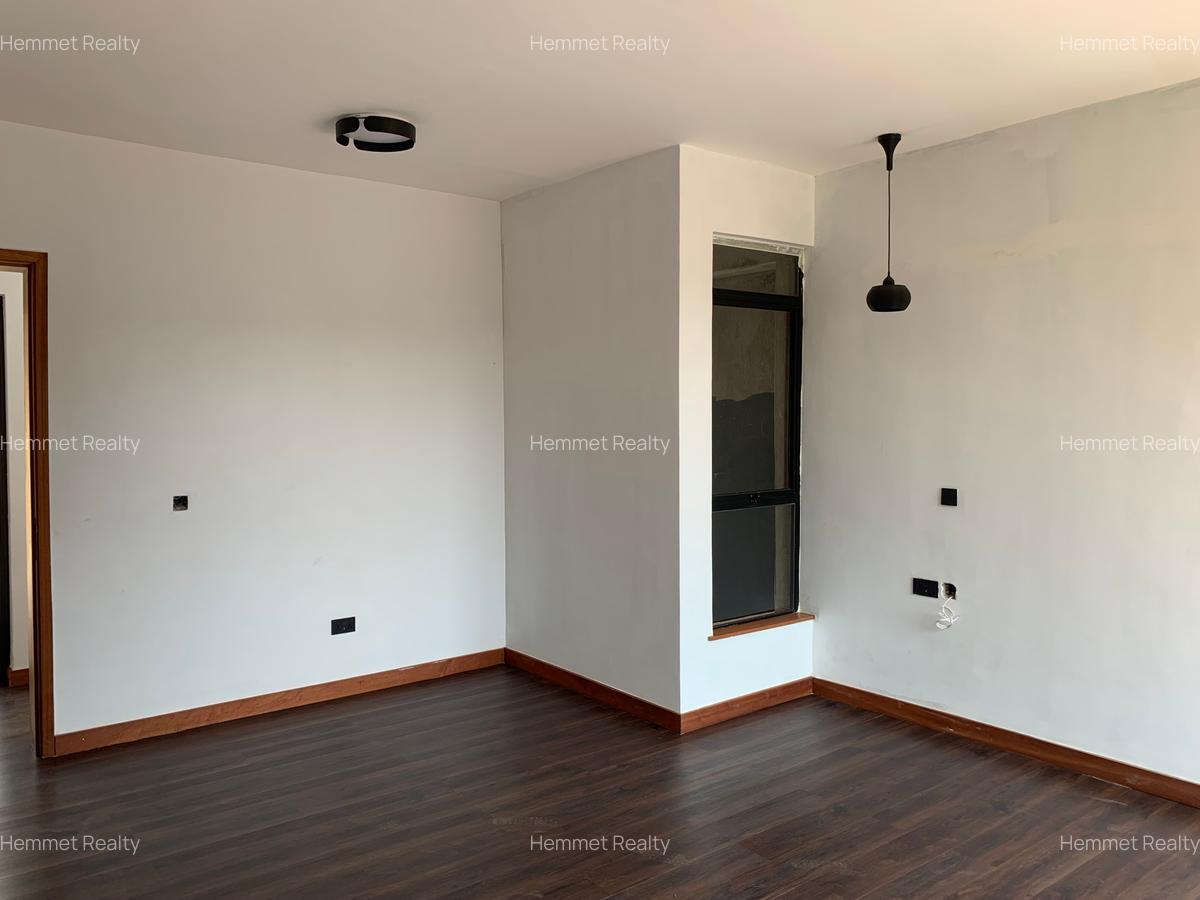 5 Bed Townhouse with En Suite in Kitisuru - 10