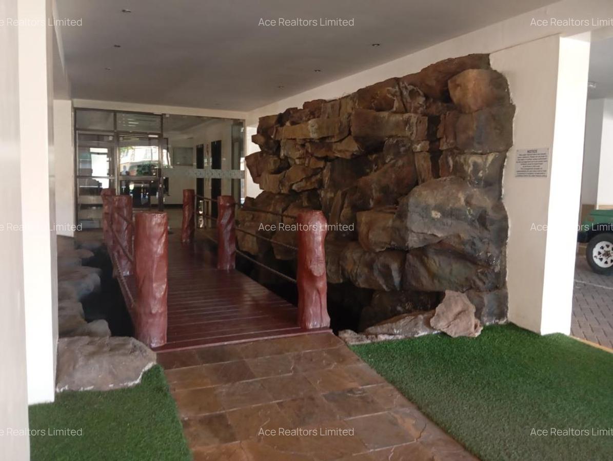 3 Bed Apartment with En Suite at General Mathenge - 14