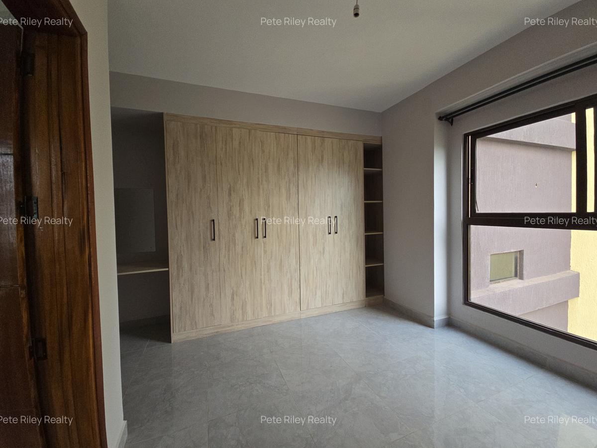3 Bed Apartment with En Suite at School Lane - 17