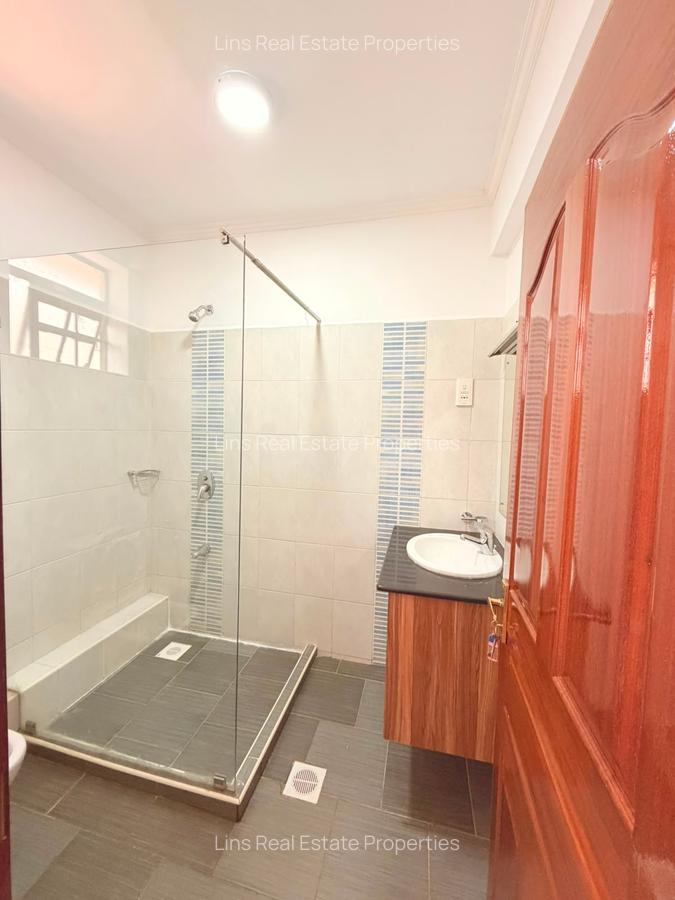 5 Bed Townhouse with En Suite in Kitisuru - 18
