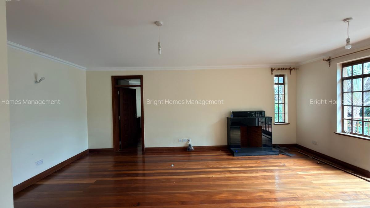 5 Bed Townhouse with En Suite in Lavington - 4