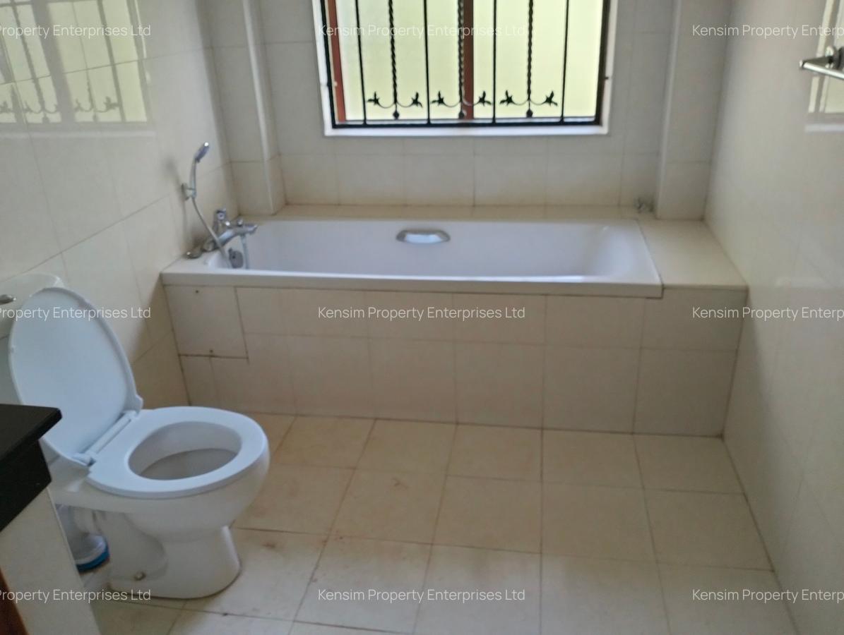 5 Bed Townhouse with En Suite in Runda - 10