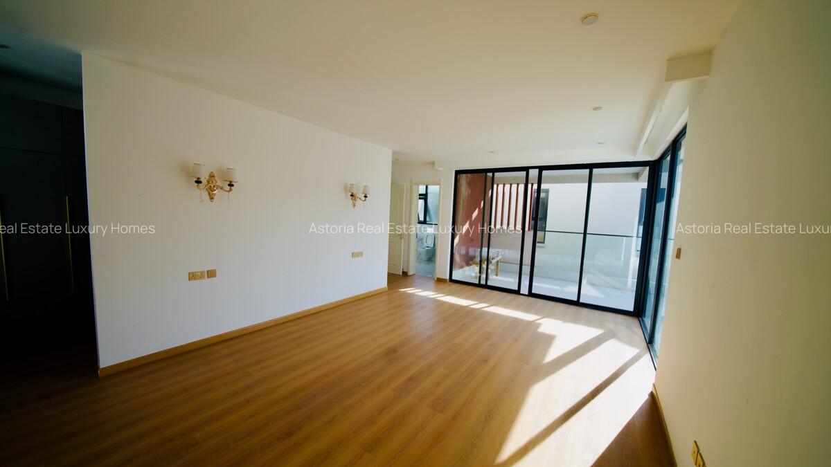 5 Bed Villa with En Suite at 2026-386 5 Bed - 9