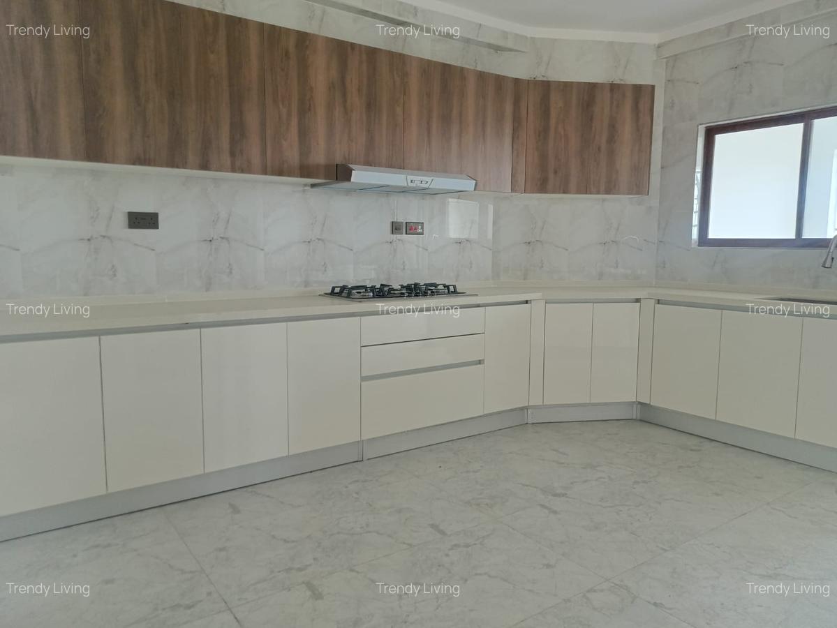 Furnished 3 Bed Apartment with En Suite in Kileleshwa - 12