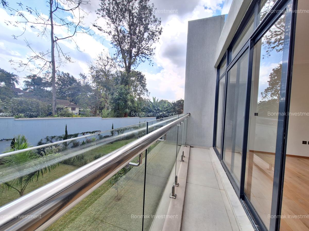 5 Bed Townhouse with En Suite at Lavington Green - 7