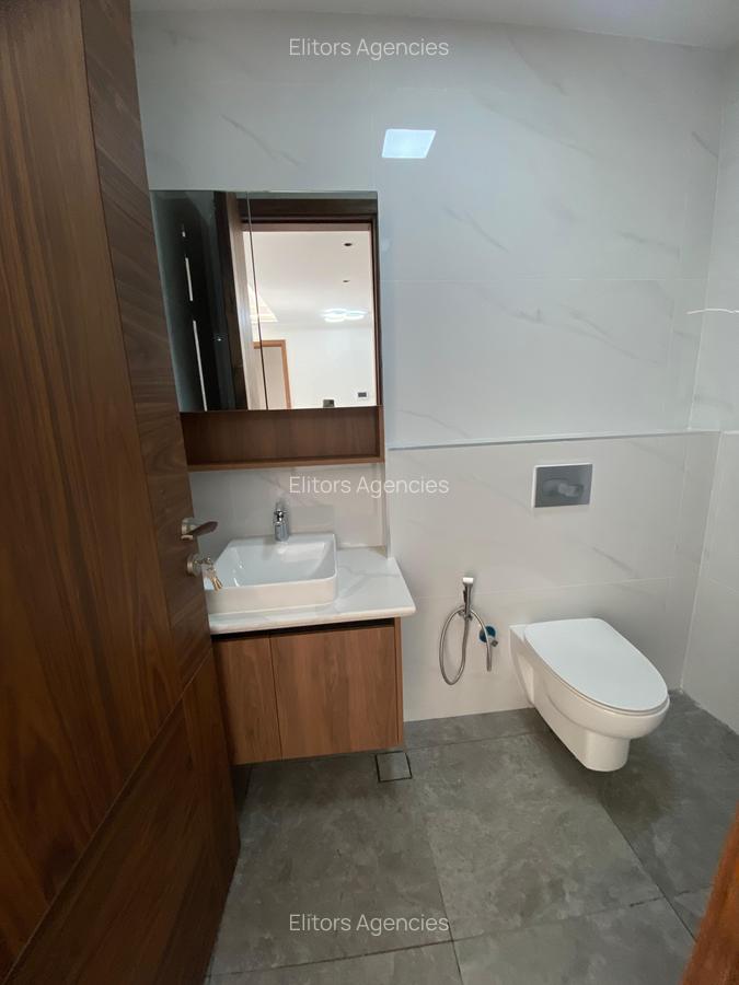 2 Bed Apartment with En Suite at Near Westgate Mall - 17