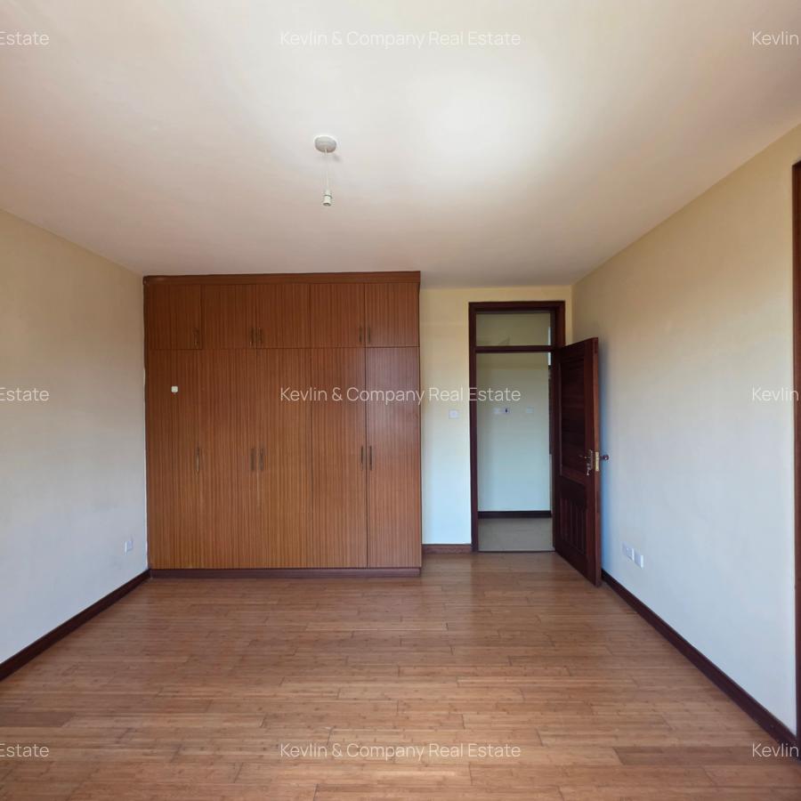 3 Bed Apartment with En Suite in Riverside - 15