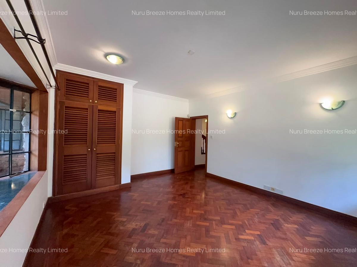5 Bed Townhouse with En Suite in Runda - 11
