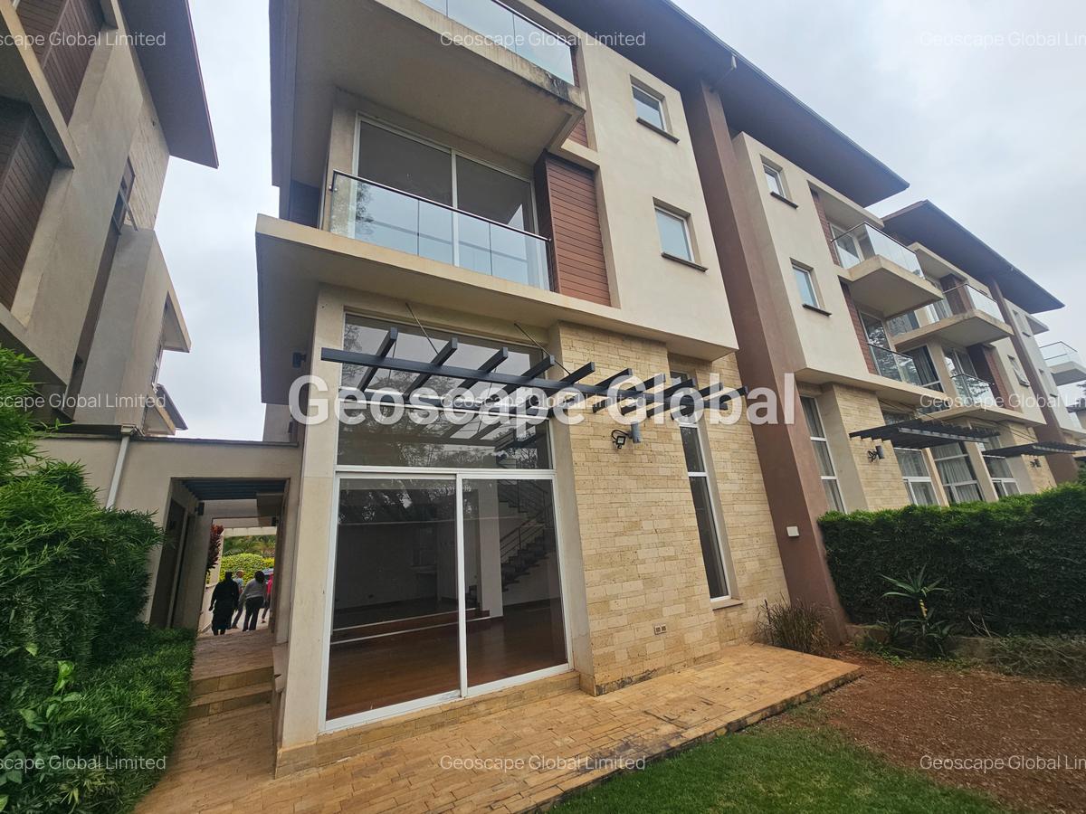 5 Bed Townhouse with En Suite in Lavington - 6