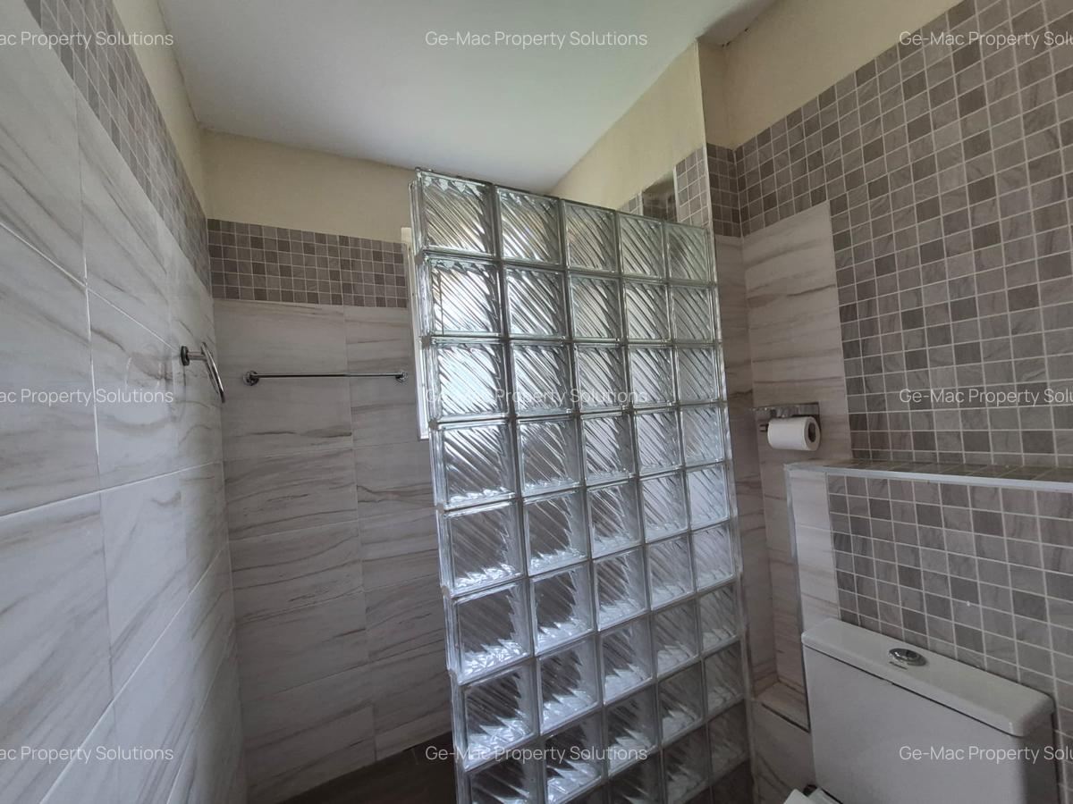 4 Bed House with En Suite in Thome - 7