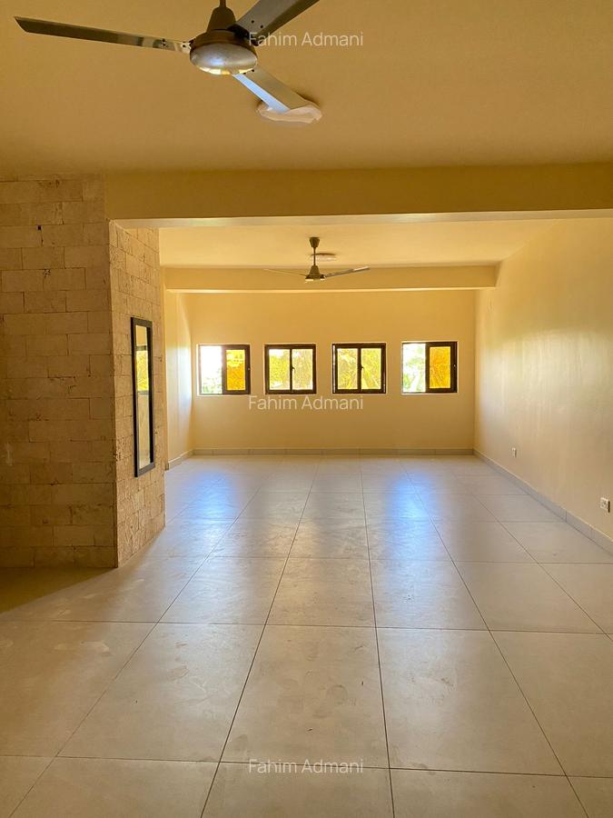 4 Bed Apartment with En Suite at Moyne Drive - 1