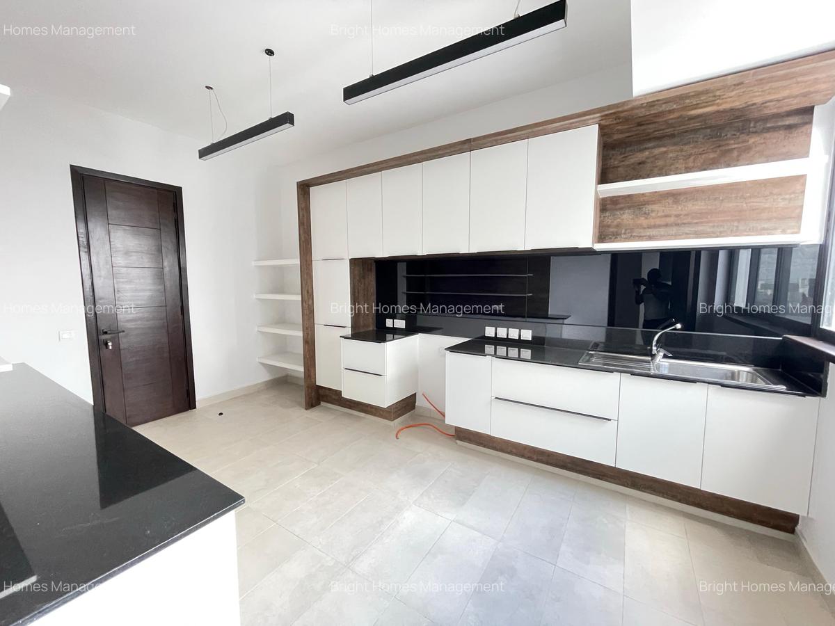 Furnished 5 Bed Apartment with En Suite in Westlands Area - 11