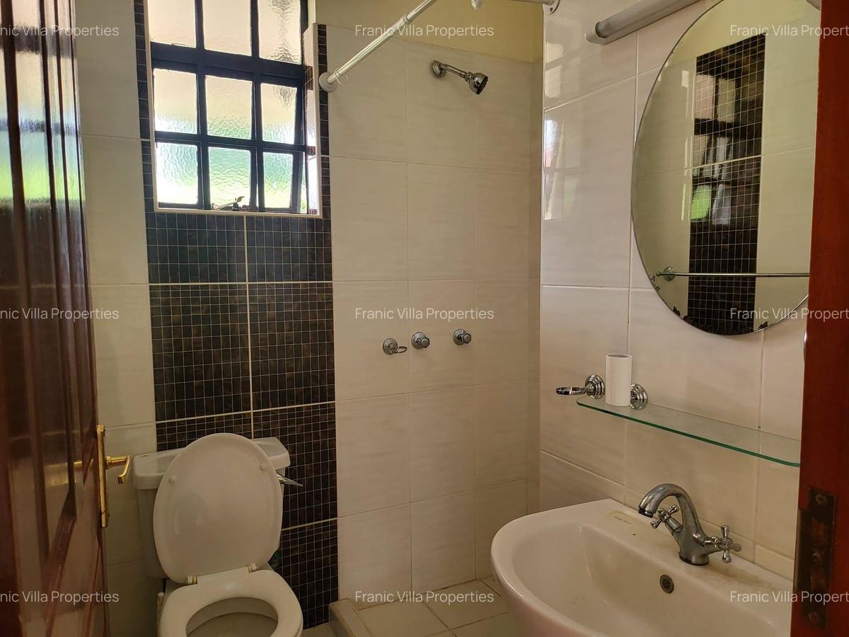 5 Bed Villa with En Suite at Rosslyn Height - 4