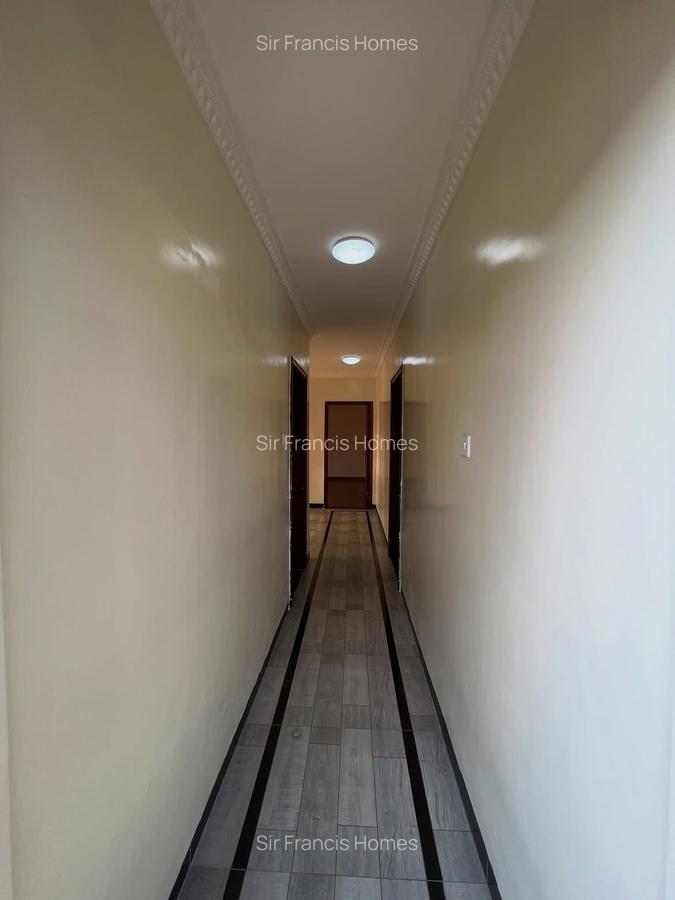 5 Bed Townhouse with En Suite at Lavington - 7