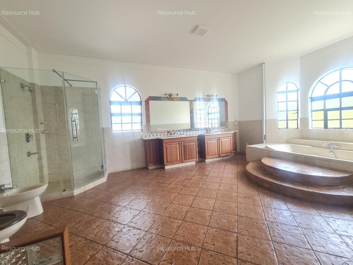 5 Bed House with En Suite at Nyari - 18