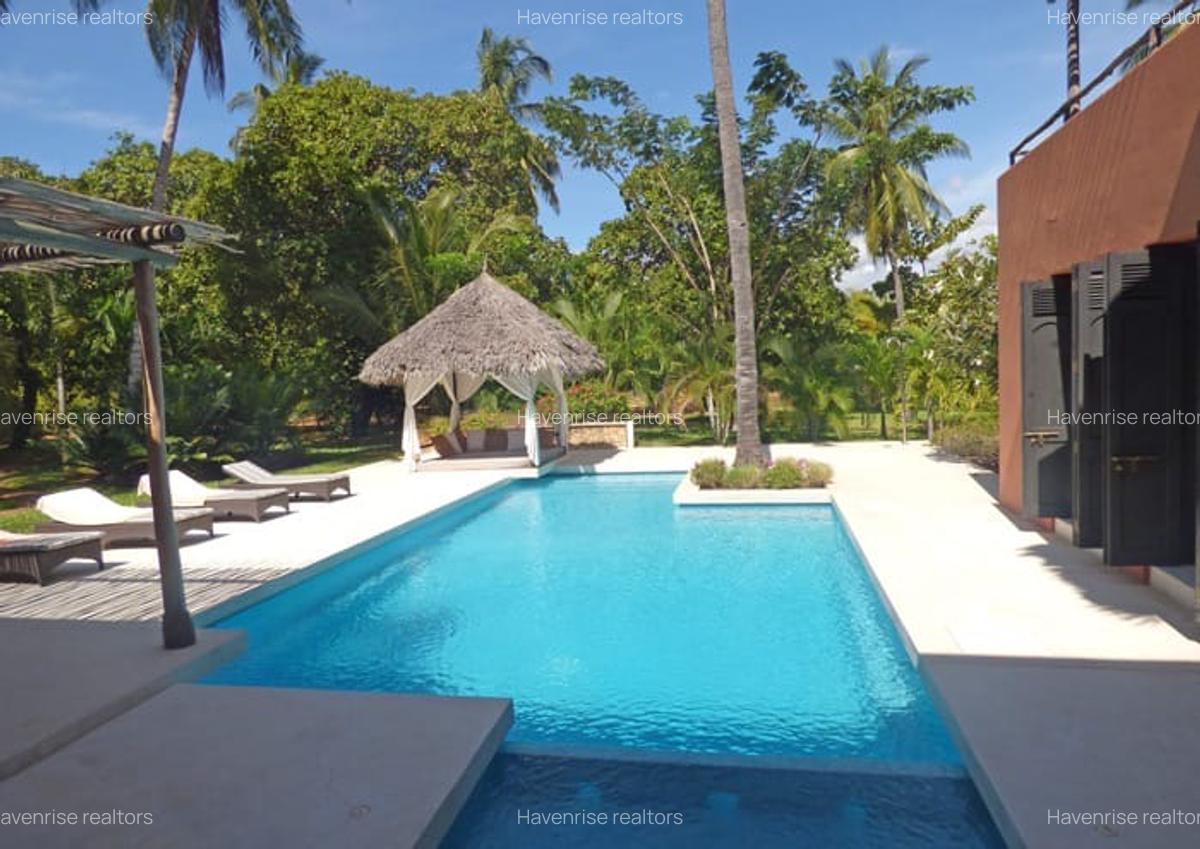 4 Bed House at Watamu - 13