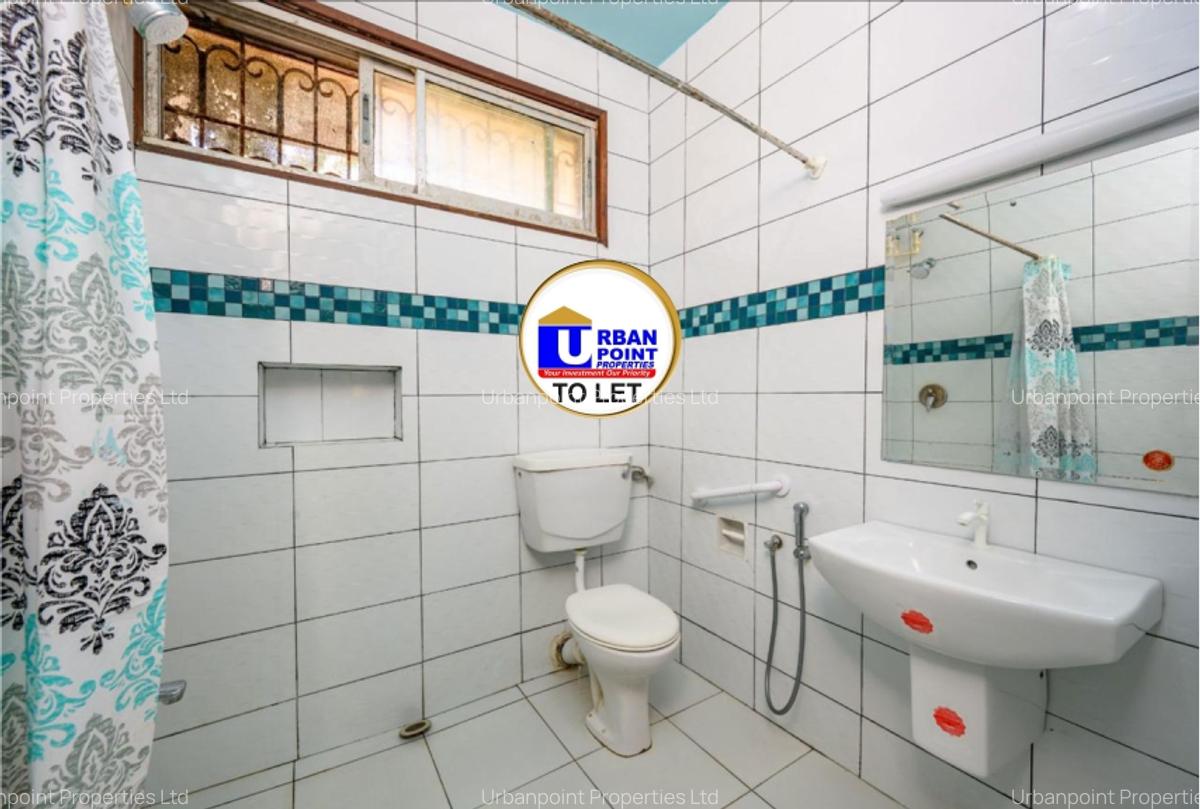 3 Bed House with En Suite in Nyali Area - 11