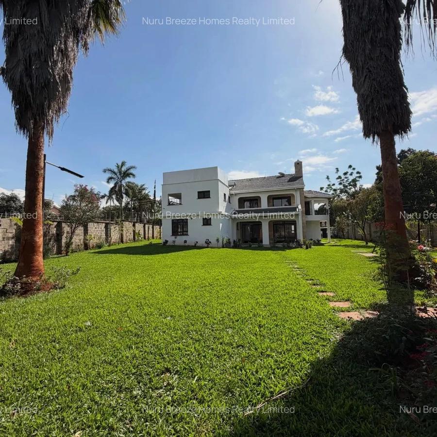 5 Bed House with En Suite in Runda - 11