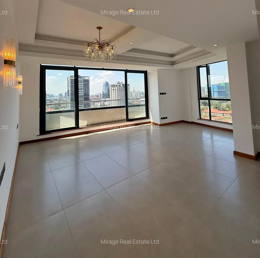 3 Bed Apartment with En Suite in Riverside - 11