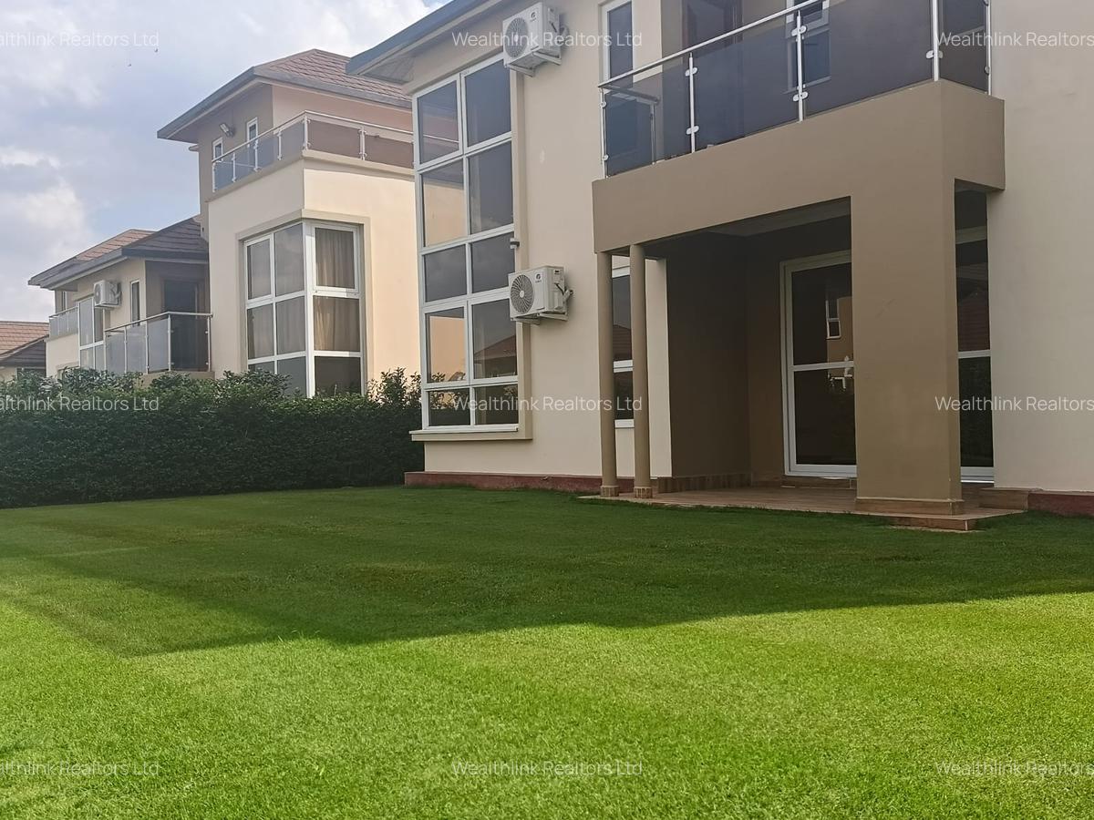 4 Bed Townhouse with En Suite at Iguta Paradise - 9