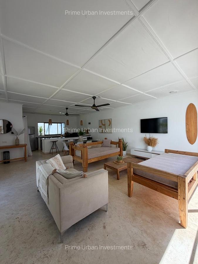 4 Bed House with En Suite at Watamu Beach - 2