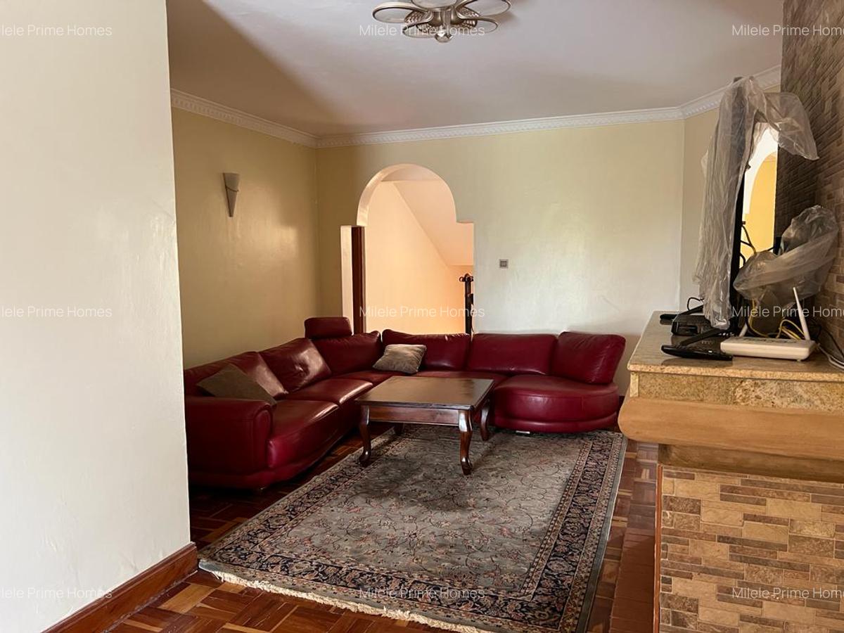 5 Bed Villa with En Suite at Karen Close - 11