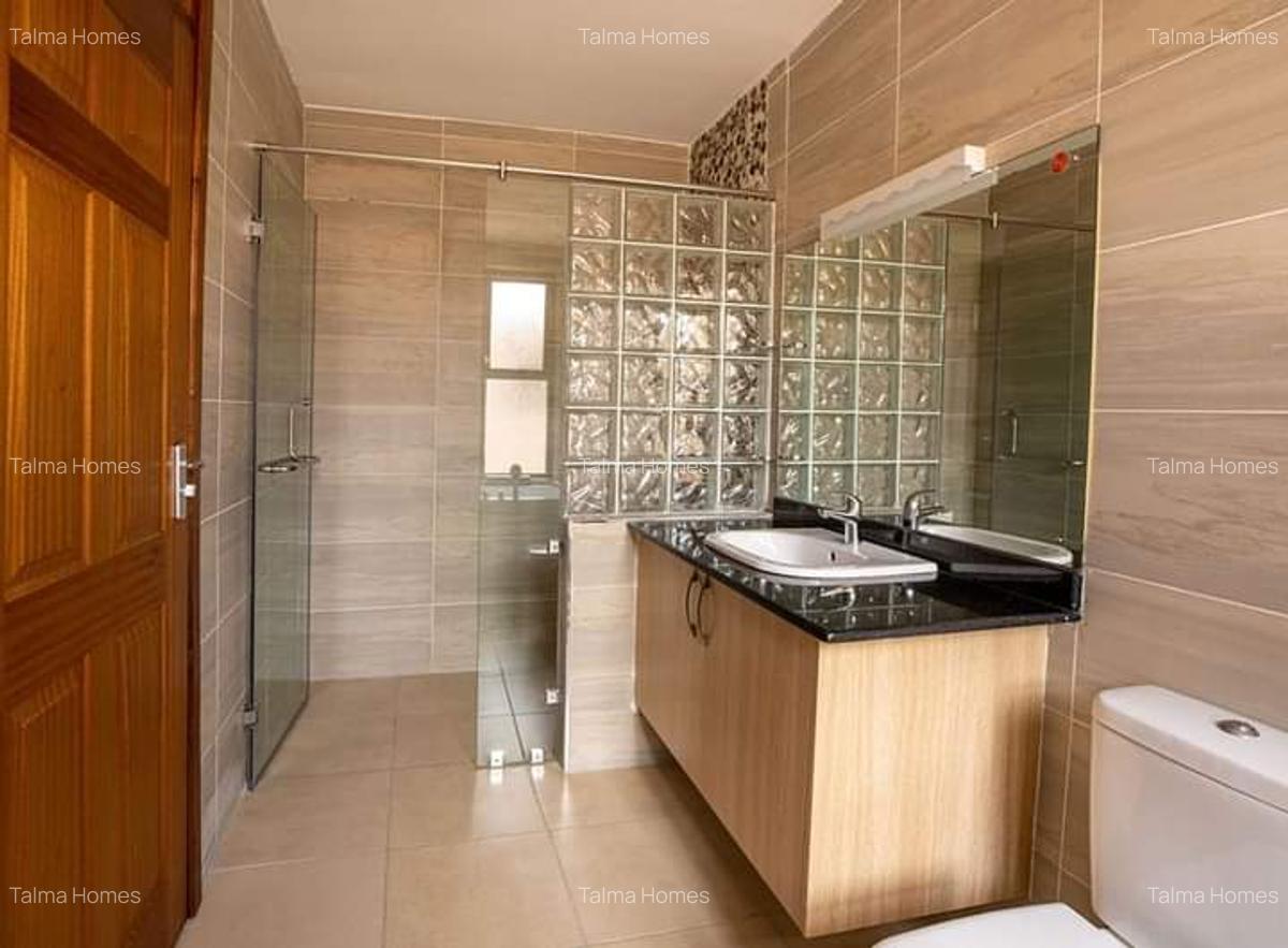 4 Bed Apartment with En Suite at Off Rhapta Road - 14
