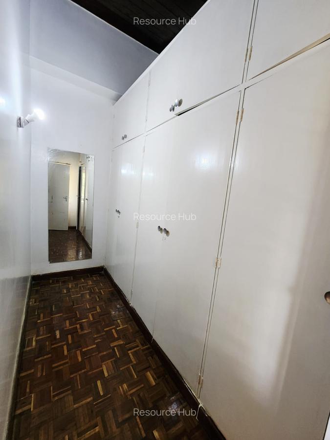 4 Bed House with En Suite at Lavington - 19