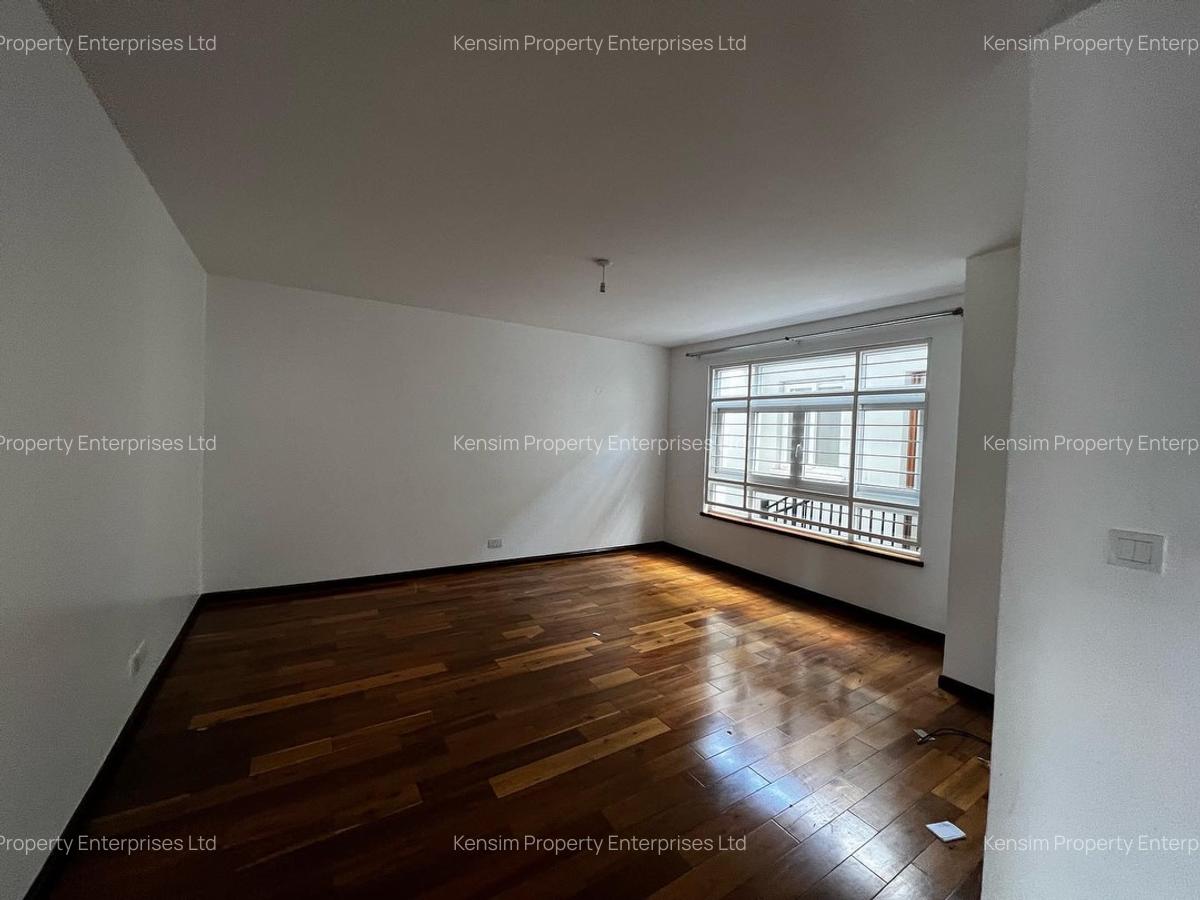 5 Bed Townhouse with En Suite in Lavington - 17