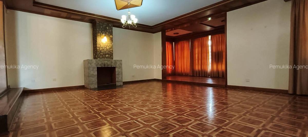 5 Bed Townhouse with En Suite in Runda - 4