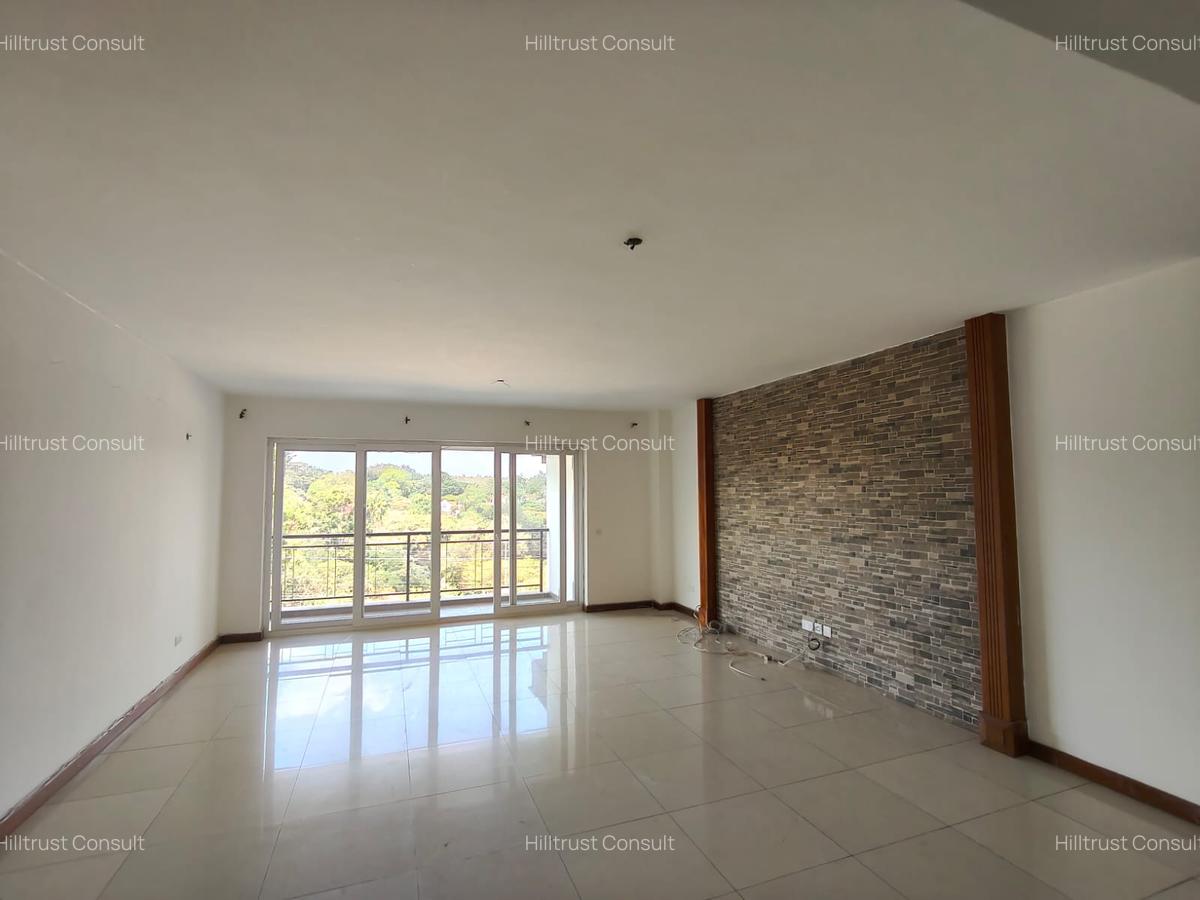4 Bed Apartment with En Suite in Parklands - 1