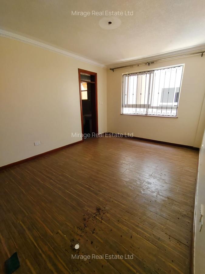 3 Bed Apartment with En Suite in Riverside - 18