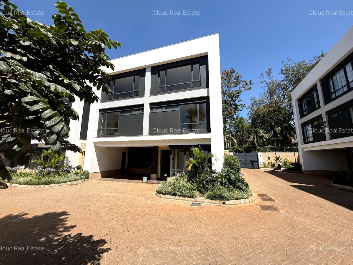 5 Bed House with En Suite in Kyuna - 13