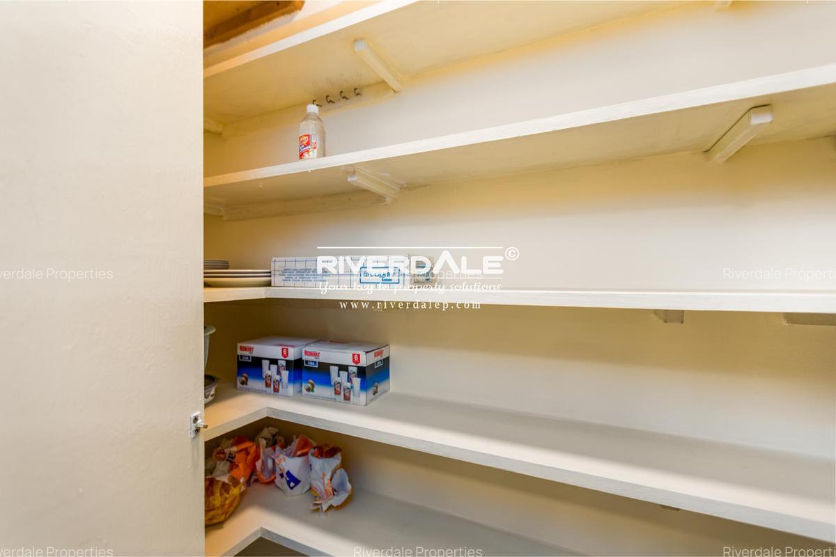 Furnished 3 Bed Apartment with En Suite in Brookside - 5