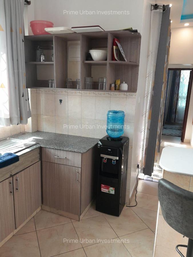 Serviced 1 Bed Apartment with En Suite at Sunset Paradise - 12