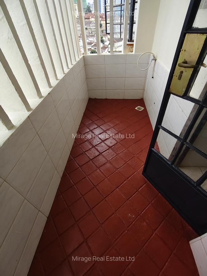 1 Bed Apartment with Parking in Kilimani - 17