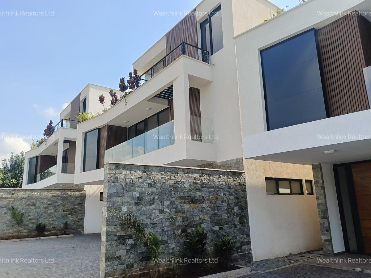 4 Bed Townhouse with En Suite at Paradise Lost - 17